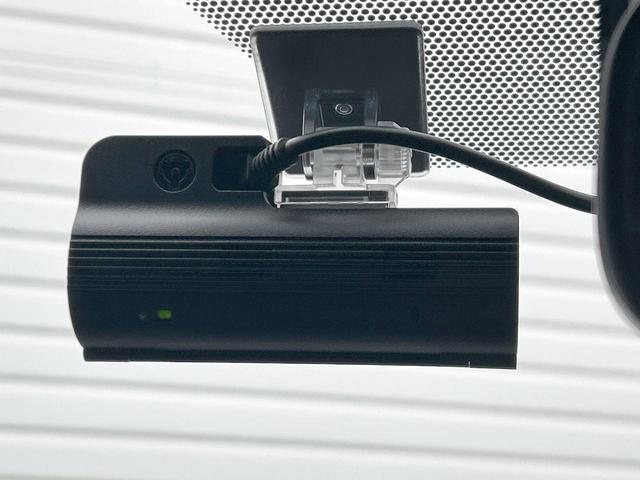 ヤリスクロス ハイブリッドZ 後期モデル セーフティセンス 純正ナビ パノラミックビューモニター LEDヘッドランプ パワーシート 前席シートヒーター 純正18インチアルミホイール ブラインドスポットモニター 禁煙車(9枚目)