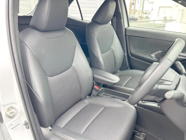 ヤリスクロス ハイブリッドZ 後期モデル セーフティセンス 純正ナビ パノラミックビューモニター LEDヘッドランプ パワーシート 前席シートヒーター 純正18インチアルミホイール ブラインドスポットモニター 禁煙車(11枚目)