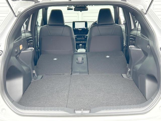 ヤリスクロス ハイブリッドZ 後期モデル セーフティセンス 純正ナビ パノラミックビューモニター LEDヘッドランプ パワーシート 前席シートヒーター 純正18インチアルミホイール ブラインドスポットモニター 禁煙車(13枚目)