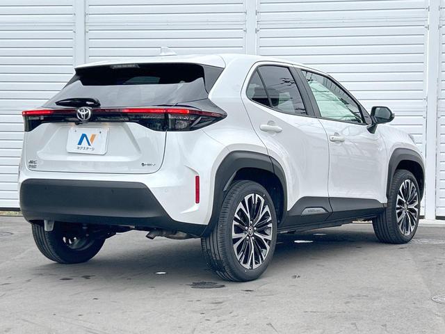 ヤリスクロス ハイブリッドZ 後期モデル セーフティセンス 純正ナビ パノラミックビューモニター LEDヘッドランプ パワーシート 前席シートヒーター 純正18インチアルミホイール ブラインドスポットモニター 禁煙車(19枚目)