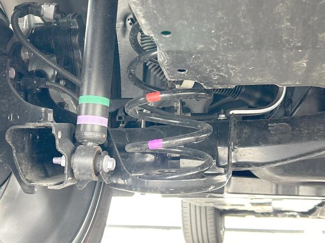 ヤリスクロス ハイブリッドZ 後期モデル セーフティセンス 純正ナビ パノラミックビューモニター LEDヘッドランプ パワーシート 前席シートヒーター 純正18インチアルミホイール ブラインドスポットモニター 禁煙車(22枚目)