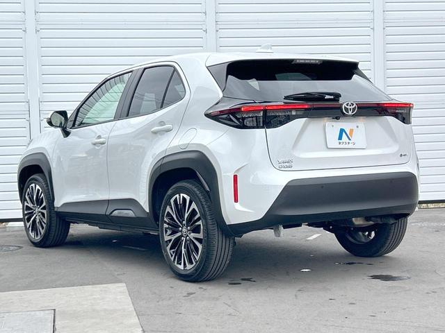 ヤリスクロス ハイブリッドZ 後期モデル セーフティセンス 純正ナビ パノラミックビューモニター LEDヘッドランプ パワーシート 前席シートヒーター 純正18インチアルミホイール ブラインドスポットモニター 禁煙車(24枚目)