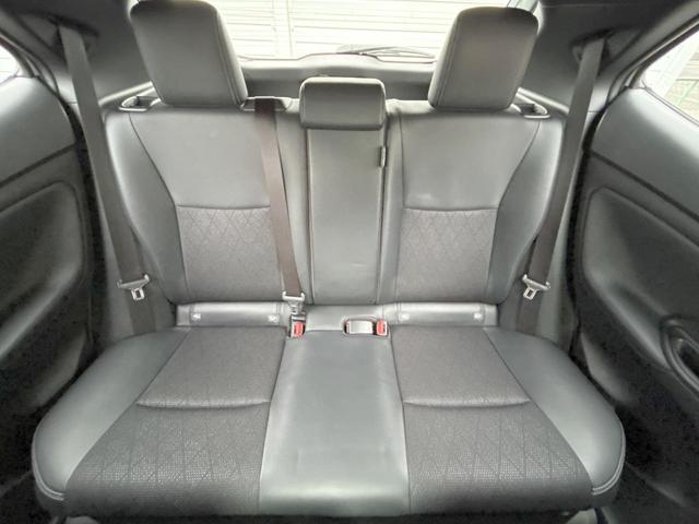 ヤリスクロス ハイブリッドZ 後期モデル セーフティセンス 純正ナビ パノラミックビューモニター LEDヘッドランプ パワーシート 前席シートヒーター 純正18インチアルミホイール ブラインドスポットモニター 禁煙車(43枚目)