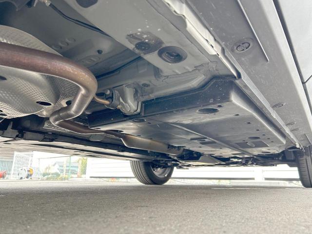 ヤリスクロス ハイブリッドZ 後期モデル セーフティセンス 純正ナビ パノラミックビューモニター LEDヘッドランプ パワーシート 前席シートヒーター 純正18インチアルミホイール ブラインドスポットモニター 禁煙車(50枚目)