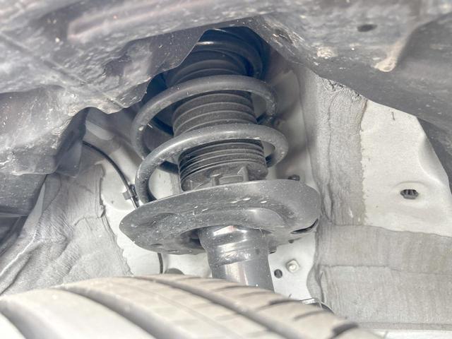 ヤリスクロス ハイブリッドZ 後期モデル セーフティセンス 純正ナビ パノラミックビューモニター LEDヘッドランプ パワーシート 前席シートヒーター 純正18インチアルミホイール ブラインドスポットモニター 禁煙車(52枚目)