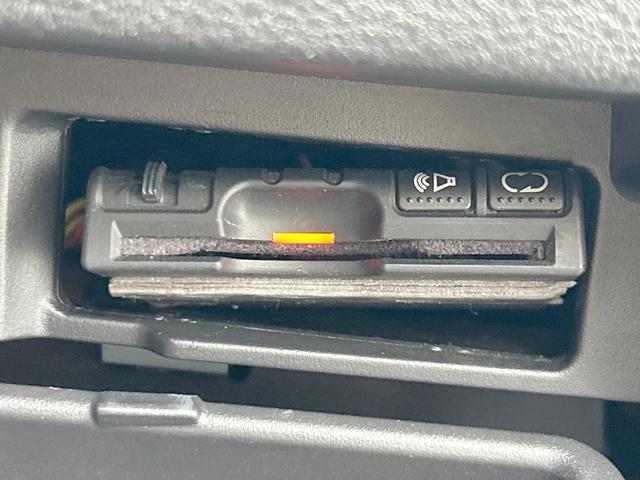 セレナ XV エアロ 後期 セーフティパックA 純正ナビ アラウンドビューモニター ハンズフリー機能付き両側電動ドア クルーズコントロール リアオートエアコン ブラインドスポットモニター Bluetooth ETC 禁煙車(32枚目)