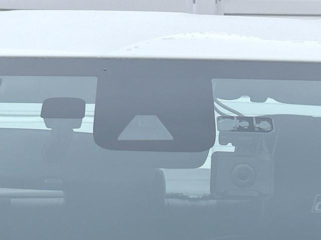 ハイラックス Ｚ　ＧＲスポーツ　純正ナビ　パノラミックビューモニター　ハードトノカバー　Ｂｌｕｅｔｏｏｔｈ　パワーシート　純正１８インチアルミホイール　ＬＥＤライト　パドルシフト　ハーフレザーシート　禁煙車（3枚目）