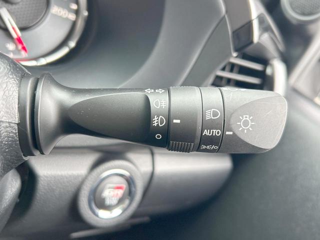 ハイラックス Ｚ　ＧＲスポーツ　純正ナビ　パノラミックビューモニター　ハードトノカバー　Ｂｌｕｅｔｏｏｔｈ　パワーシート　純正１８インチアルミホイール　ＬＥＤライト　パドルシフト　ハーフレザーシート　禁煙車（36枚目）