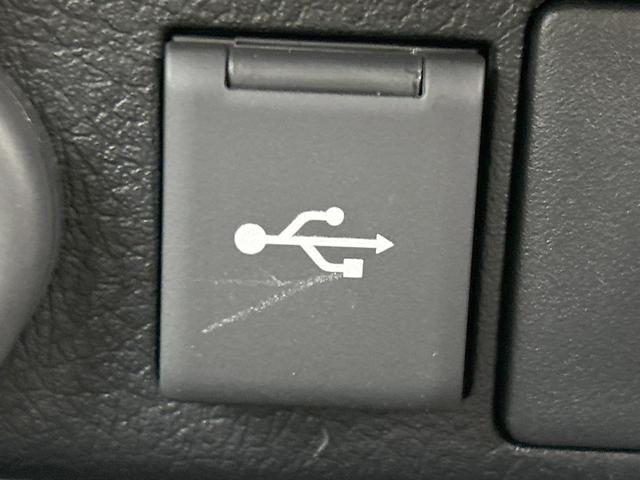 ハイラックス Ｚ　ＧＲスポーツ　純正ナビ　パノラミックビューモニター　ハードトノカバー　Ｂｌｕｅｔｏｏｔｈ　パワーシート　純正１８インチアルミホイール　ＬＥＤライト　パドルシフト　ハーフレザーシート　禁煙車（44枚目）