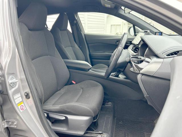 Ｃ－ＨＲ Ｓ　セーフティセンス　純正９型ナビ　バックカメラ　Ｂｌｕｅｔｏｏｔｈ　ＬＥＤヘッドライト　スマートキー　純正１７インチアルミホイール　オートハイビーム　禁煙車（10枚目）