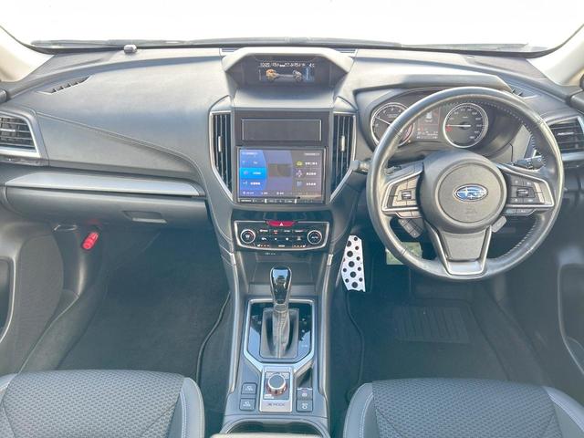 フォレスター アドバンス ルーフレール アイサイトセイフティプラス 視覚拡張 8型ナビ Bluetooth LEDライト スマートリアビューカメラ 純正18インチアルミホイール パワーシート 全席シートヒーター 禁煙車(2枚目)