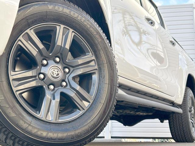 �y�����P�V�C���`�A���~�z�C�[���z�O�ςɃ}�b�`���������A���~�z�C�[���𑕒����Ă���܂��B�e��ЊO�A���~�z�C�[����A�X�^�b�h���X�^�C�����戵�����Ă���܂��B���񂲑��k����������