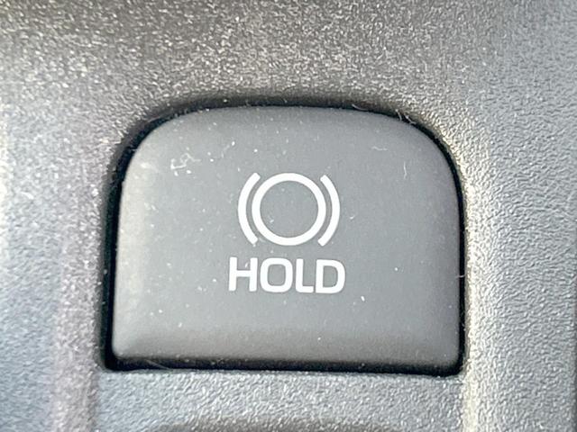 �y�I�[�g�u���[�L�z�[���h�z�M���҂���a�؂Œ�Ԏ��Ƀu���[�L���瑫�𗣂��Ă��A��~��Ԃ�ێ����Ă���܂��B�O�i����Ƃ��̓A�N�Z���𓥂߂Ύ����ŉ��������̂ň��S��X���^�]���y�ɂȂ�܂���