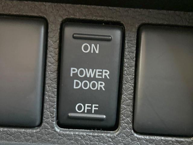 セレナ ハイウェイスター　Ｓ－ハイブリッド　純正ナビ　フルセグ　バックカメラ　Ｂｌｕｅｔｏｏｔｈ　ＨＩＤヘッド　リアオートエアコン　オートライト　スマートキー　クルーアズコントロール　純正１６インチアルミホイール　オートエアコン　禁煙車（68枚目）