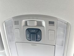 【両側パワースライドドア】スマートキーや運転席のスイッチで後席両側スライドドアの開閉が可能♪電動だから力を入れてドアを開ける必要が無く、小さなお子様でも簡単に開け閉めでき快適です♪ 5