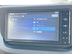 【純正ナビ】人気の純正ナビを装備。オーディオ機能も充実しており、Ｂｌｕｅｔｏｏｔｈ接続すればお持ちのスマホやＭＰ３プレイヤーの音楽を再生可能！毎日の運転がさらに楽しくなります！！ 5