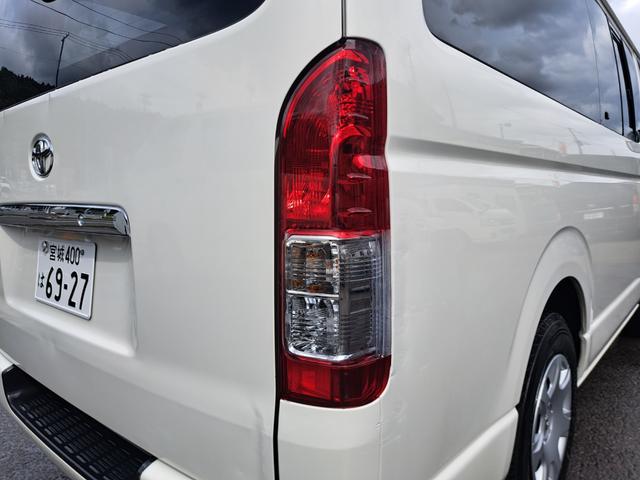 ハイエースバン ロングＤＸ　ＧＬパッケージ　４ＷＤディーゼルターボ　寒冷地仕様車　フォグランプ　電動格納ミラー　純正ナビ・テレビ　ヘッドライトレベライザー　Ｗエアバック　キーレスエントリー　両側スライドガラス　クリスタルコンビテール（18枚目）