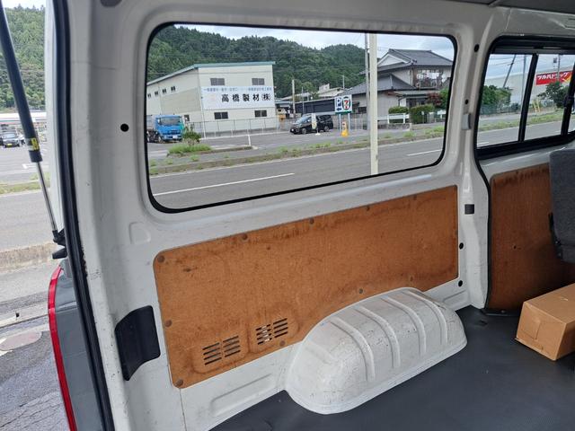 ハイエースバン ロングＤＸ　ＧＬパッケージ　４ＷＤディーゼルターボ　寒冷地仕様車　フォグランプ　電動格納ミラー　純正ナビ・テレビ　ヘッドライトレベライザー　Ｗエアバック　キーレスエントリー　両側スライドガラス　クリスタルコンビテール（46枚目）