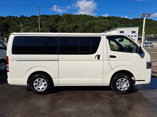 ハイエースバン ロングDX 4WDディーゼルターボ 5ドア・6人乗り トヨタ純正ナビ・テレビ ETC ヘッドライトレベライザー 排ガス浄化スイッチ キーレスエントリー 両側スライドガラス(18枚目)