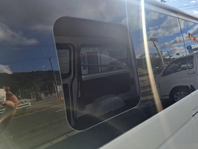 ハイエースバン ロングDX 4WDディーゼルターボ 5ドア・6人乗り トヨタ純正ナビ・テレビ ETC ヘッドライトレベライザー 排ガス浄化スイッチ キーレスエントリー 両側スライドガラス(30枚目)