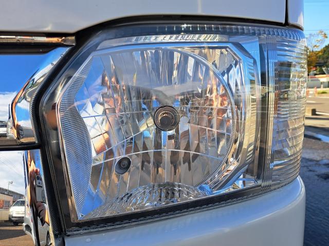 ハイエースバン ロングDX GLパッケージ 4WDディーゼルターボ 5ドア・6人乗り 寒冷地仕様 Wエアコン・Rヒーター ナビ・テレビ・バックカメラ 電動格納ミラー ビルトインETC パワーヒート・排ガス浄化スイッチ キーレスエントリー(4枚目)