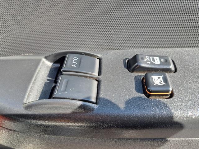 ハイエースバン ロングDX GLパッケージ 4WDディーゼルターボ 5ドア・6人乗り 寒冷地仕様 Wエアコン・Rヒーター ナビ・テレビ・バックカメラ 電動格納ミラー ビルトインETC パワーヒート・排ガス浄化スイッチ キーレスエントリー(35枚目)