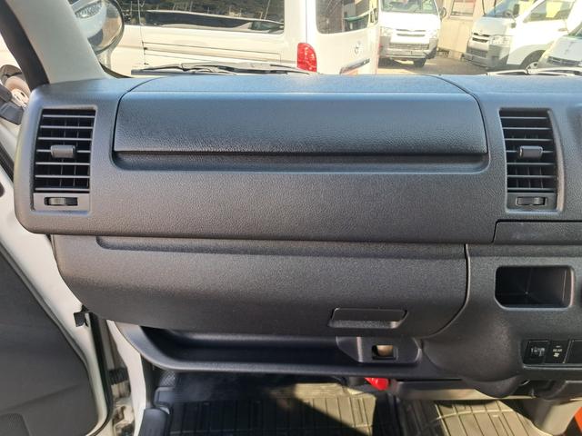 ハイエースバン ロングDX GLパッケージ 4WDディーゼルターボ 5ドア・6人乗り 寒冷地仕様 Wエアコン・Rヒーター ナビ・テレビ・バックカメラ 電動格納ミラー ビルトインETC パワーヒート・排ガス浄化スイッチ キーレスエントリー(68枚目)