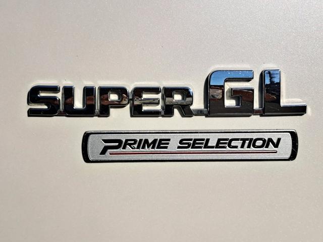 ハイエースバン ロングスーパーＧＬプライムセレ　４ＷＤディーゼルターボ　特別仕様車　寒冷地仕様　モデリスタスポイラー　社外１７インチアルミ　トヨタ純正ナビ・テレビ・バックカメラ　ウッドコンビステアリング　ＥＴＣ　キーレスエントリー　タイベル交換済み（27枚目）