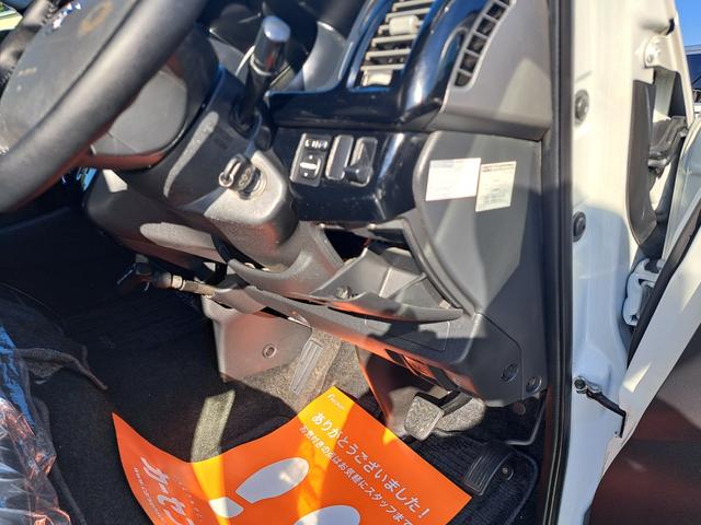 ハイエースバン ロングスーパーＧＬプライムセレ　４ＷＤディーゼルターボ　特別仕様車　寒冷地仕様　モデリスタスポイラー　社外１７インチアルミ　トヨタ純正ナビ・テレビ・バックカメラ　ウッドコンビステアリング　ＥＴＣ　キーレスエントリー　タイベル交換済み（40枚目）