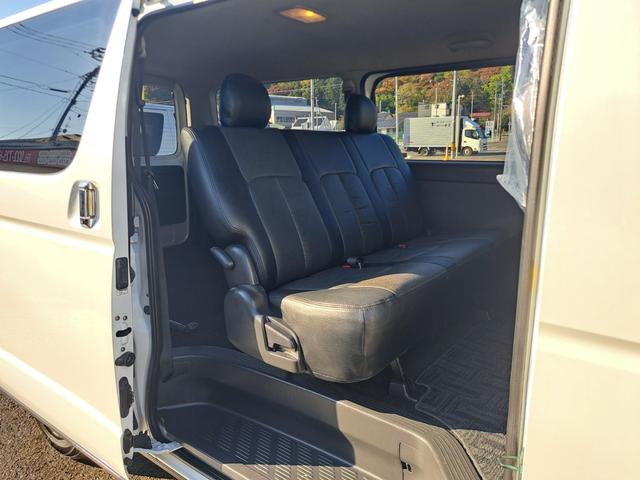 ハイエースバン ロングスーパーＧＬプライムセレ　４ＷＤディーゼルターボ　特別仕様車　寒冷地仕様　モデリスタスポイラー　社外１７インチアルミ　トヨタ純正ナビ・テレビ・バックカメラ　ウッドコンビステアリング　ＥＴＣ　キーレスエントリー　タイベル交換済み（57枚目）