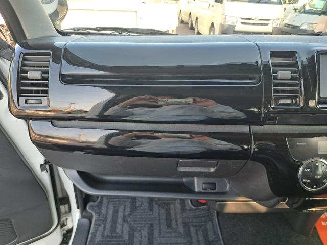 ハイエースバン ロングスーパーＧＬプライムセレ　４ＷＤディーゼルターボ　特別仕様車　寒冷地仕様　モデリスタスポイラー　社外１７インチアルミ　トヨタ純正ナビ・テレビ・バックカメラ　ウッドコンビステアリング　ＥＴＣ　キーレスエントリー　タイベル交換済み（65枚目）