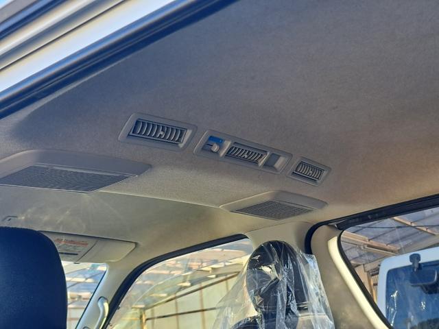 ハイエースバン ロングスーパーＧＬプライムセレ　４ＷＤディーゼルターボ　特別仕様車　寒冷地仕様　モデリスタスポイラー　社外１７インチアルミ　トヨタ純正ナビ・テレビ・バックカメラ　ウッドコンビステアリング　ＥＴＣ　キーレスエントリー　タイベル交換済み（68枚目）