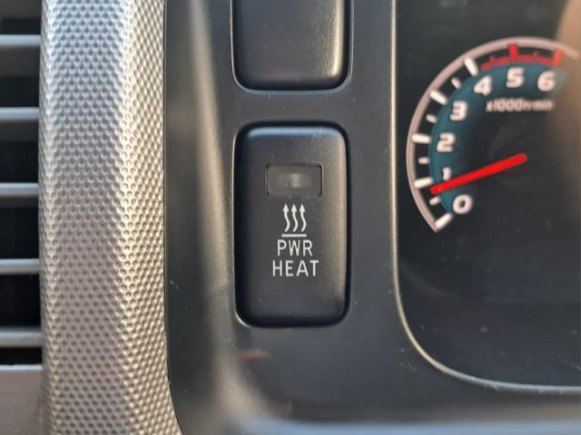 ハイエースバン ロングスーパーGL 4WDディーゼルターボ 寒冷地仕様車 カロッツェリア製ナビ・テレビ・バックカメラ 前後AC100V電源 Wオートエアコン ETC パワーヒート・排ガス浄化スイッチ イージークローザードア キーレス(15枚目)