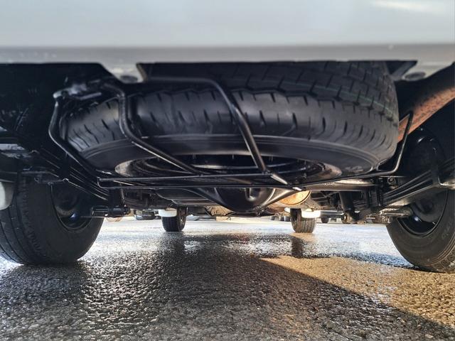 ハイエースバン ロングスーパーGL 4WDディーゼルターボ 寒冷地仕様車 カロッツェリア製ナビ・テレビ・バックカメラ 前後AC100V電源 Wオートエアコン ETC パワーヒート・排ガス浄化スイッチ イージークローザードア キーレス(29枚目)