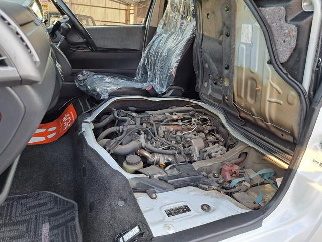 ハイエースバン ロングスーパーGL 4WDディーゼルターボ 寒冷地仕様車 カロッツェリア製ナビ・テレビ・バックカメラ 前後AC100V電源 Wオートエアコン ETC パワーヒート・排ガス浄化スイッチ イージークローザードア キーレス(66枚目)