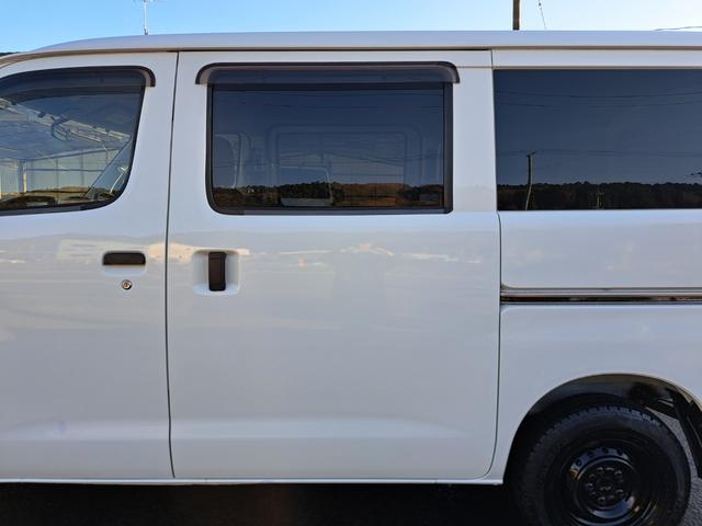 タウンエースバン GL 4WD 禁煙車 センターデフロック付 トヨタ純正ナビ・テレビ・バックカメラ Bluetooth付 ETC リアヒーター Wエアバック 電動格納ミラー キーレスエントリー(22枚目)