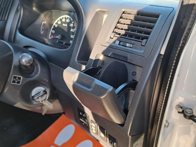 タウンエースバン GL 4WD 禁煙車 センターデフロック付 トヨタ純正ナビ・テレビ・バックカメラ Bluetooth付 ETC リアヒーター Wエアバック 電動格納ミラー キーレスエントリー(31枚目)