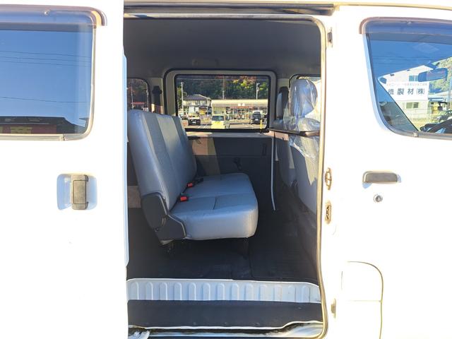 タウンエースバン GL 4WD 禁煙車 センターデフロック付 トヨタ純正ナビ・テレビ・バックカメラ Bluetooth付 ETC リアヒーター Wエアバック 電動格納ミラー キーレスエントリー(46枚目)