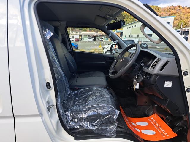 ハイエースバン ロングDX GLパッケージ 4WDディーゼルターボ LEDヘッドライト・フォグランプ 社外15インチアルミホィール TOYOTA純正HDDナビ・テレビ・Bluetooth付 ドライブレコーダー ETC 電動格納ミラー キーレス(33枚目)