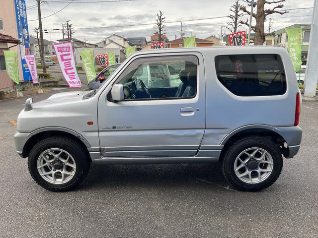 ジムニー ランドベンチャー　切替４ＷＤ　ターボ（車検２年）基本装備フル装備　キーレス　電格ミラー　フロア４ＡＴ　ＨＩＤ　ＡＢＳ　社外１６インチＡＷスタッドレスタイヤ装着済　タイミングチェーンエンジン（9枚目）