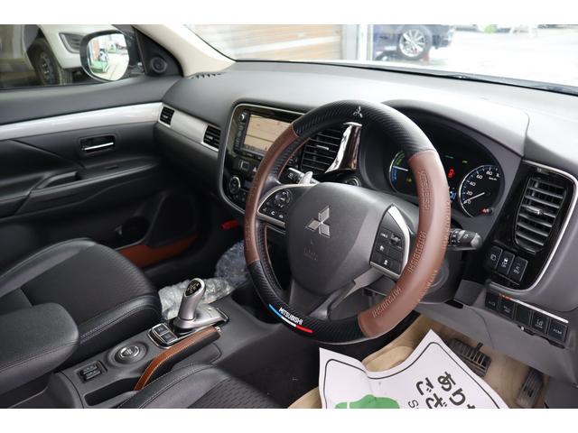アウトランダーＰＨＥＶ Ｇナビパッケージ　ナビ　バックカメラ　プッシュスタート　受電ケーブル付　パワートランク　スタッドレスタイヤ付き　ＥＴＣ　１年保証（33枚目）