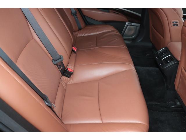 レジェンド ベースグレード EX 4WD HDDナビ バックサイドカメラ 本革シート サンルーフ プッシュスタート プレミアムオーディオ ブラインドスポット ドライブレコーダー スタッドレスタイヤ付き ETC 1年保証(18枚目)