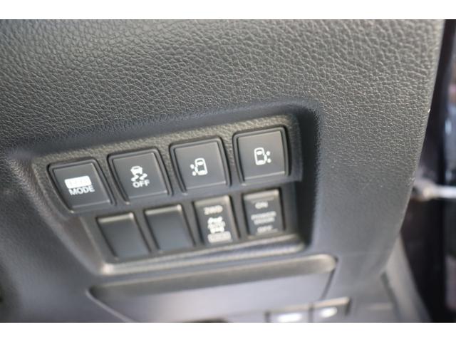 エルグランド ２５０ハイウェイスター　８人乗り　４ＷＤ　社外ＨＤＤナビ　バックカメラ　社外フリップダウンモニター　Ｂｌｕｅｔｏｏｔｈ対応　ＥＴＣ　１年保証（12枚目）