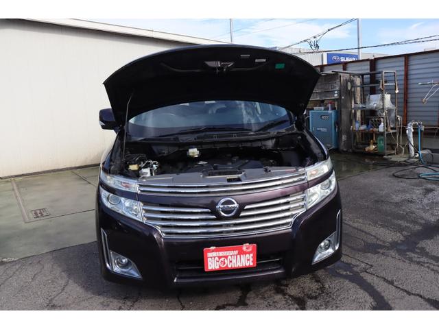 エルグランド ２５０ハイウェイスター　８人乗り　４ＷＤ　社外ＨＤＤナビ　バックカメラ　社外フリップダウンモニター　Ｂｌｕｅｔｏｏｔｈ対応　ＥＴＣ　１年保証（18枚目）