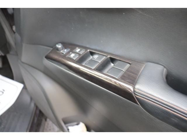 エルグランド ２５０ハイウェイスター　８人乗り　４ＷＤ　社外ＨＤＤナビ　バックカメラ　社外フリップダウンモニター　Ｂｌｕｅｔｏｏｔｈ対応　ＥＴＣ　１年保証（35枚目）