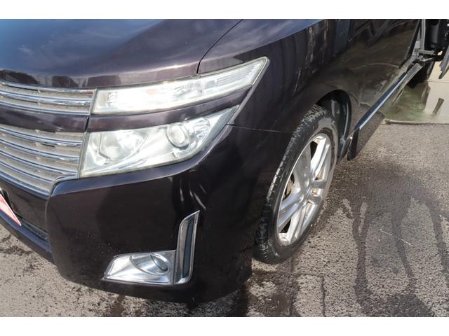 エルグランド ２５０ハイウェイスター　８人乗り　４ＷＤ　社外ＨＤＤナビ　バックカメラ　社外フリップダウンモニター　Ｂｌｕｅｔｏｏｔｈ対応　ＥＴＣ　１年保証（40枚目）