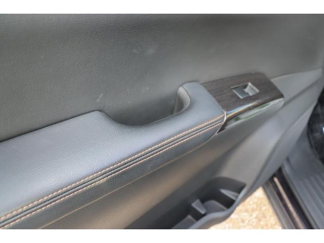 エルグランド ２５０ハイウェイスター　８人乗り　４ＷＤ　社外ＨＤＤナビ　バックカメラ　社外フリップダウンモニター　Ｂｌｕｅｔｏｏｔｈ対応　ＥＴＣ　１年保証（45枚目）