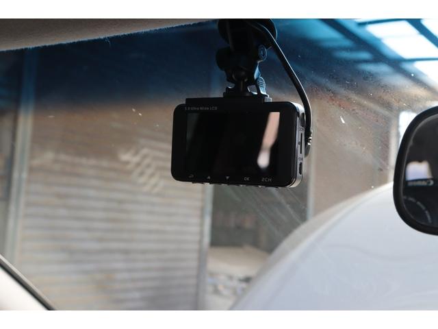 エルグランド ３５０ハイウェイスター　４ＷＤ　関西仕入れ　純正ナビ　フルセグＴＶ　アラウンドビューモニター　サンルーフ　両面パワースライドドア　プッシュスタートスペアキー　ドライブレコーダー　ＥＴＣ１年保証（10枚目）