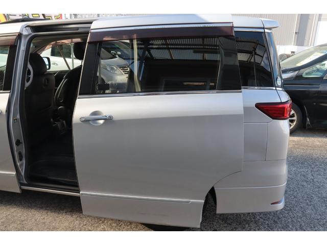 エルグランド ３５０ハイウェイスター　４ＷＤ　関西仕入れ　純正ナビ　フルセグＴＶ　アラウンドビューモニター　サンルーフ　両面パワースライドドア　プッシュスタートスペアキー　ドライブレコーダー　ＥＴＣ１年保証（24枚目）