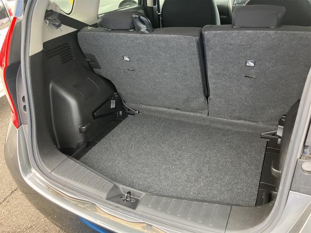 ノート Ｘ　ＦＯＵＲ　４ＷＤ　アルミホイール　スマートキー　電動格納ミラー　ＣＶＴ　盗難防止システム　衝突安全ボディ　ＡＢＳ　ＣＤ　ミュージックプレイヤー接続可　エアコン　パワーステアリング　パワーウィンドウ（5枚目）